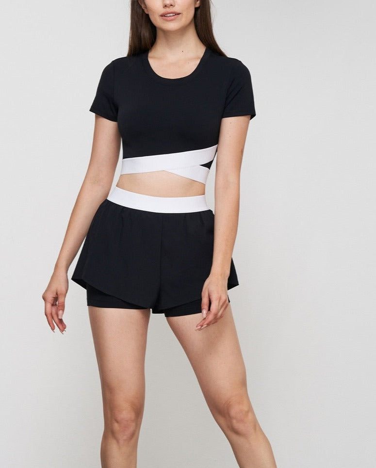 Soft Fabric Cross Hem Crop Top With Pad